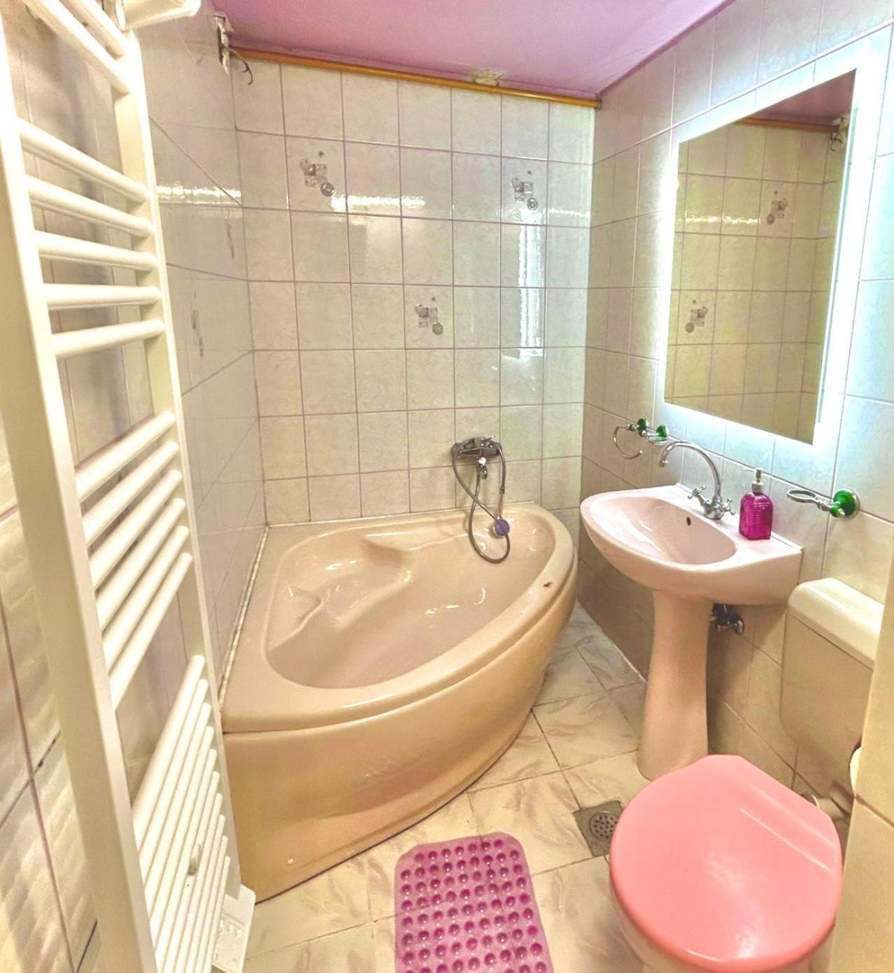 Peaceful Pleasure Apartment & Free Private Parking サラエヴォ エクステリア 写真